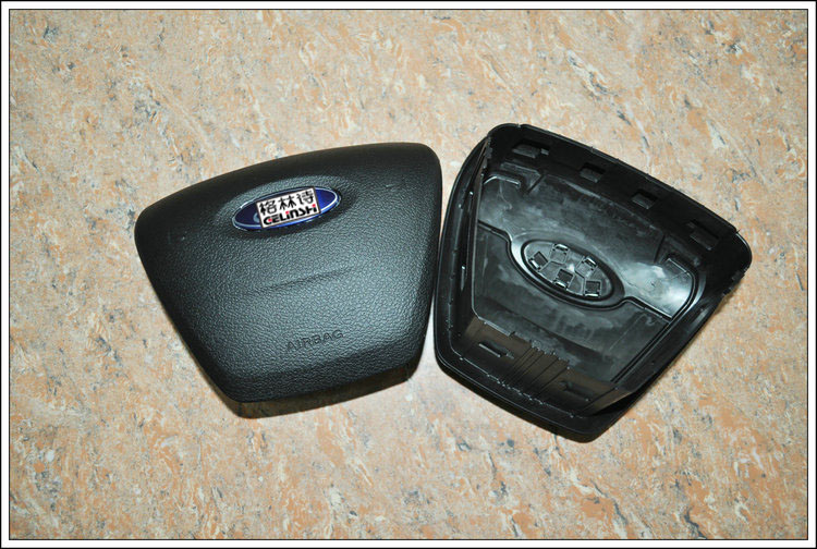 Ford's new Focus main cover 15 steering wheel horn covers