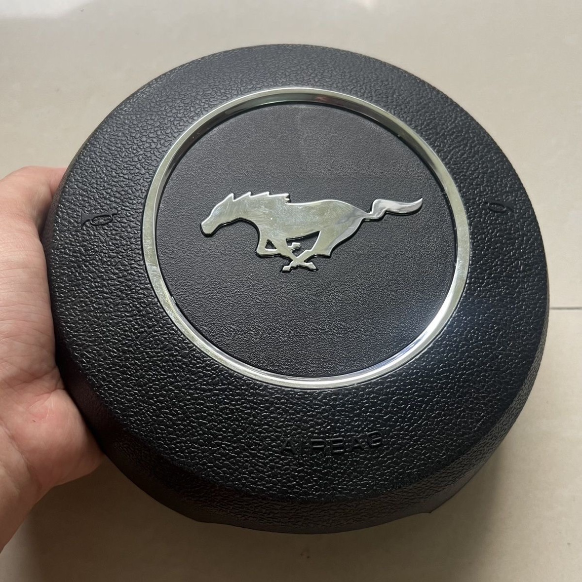 For 15-22 Mustang Ford Mustang Steering wheel cover Main cover horn cover housing