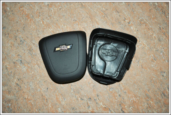Cruze main steering wheel cover Chevy Steering wheel shell Steering wheel panel horn cover Main Black gray - Image 2