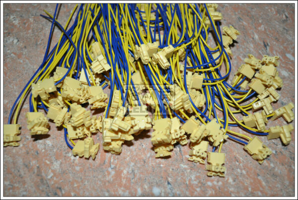 General purpose plug General purpose main and auxiliary air curtain plug Seat plug harness cable connector horn plug - Image 4